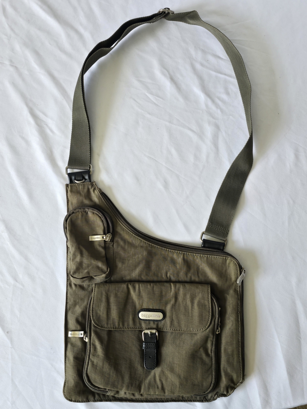 Baggallini Olive Green Sling Crossbody Bag Excellent Condition